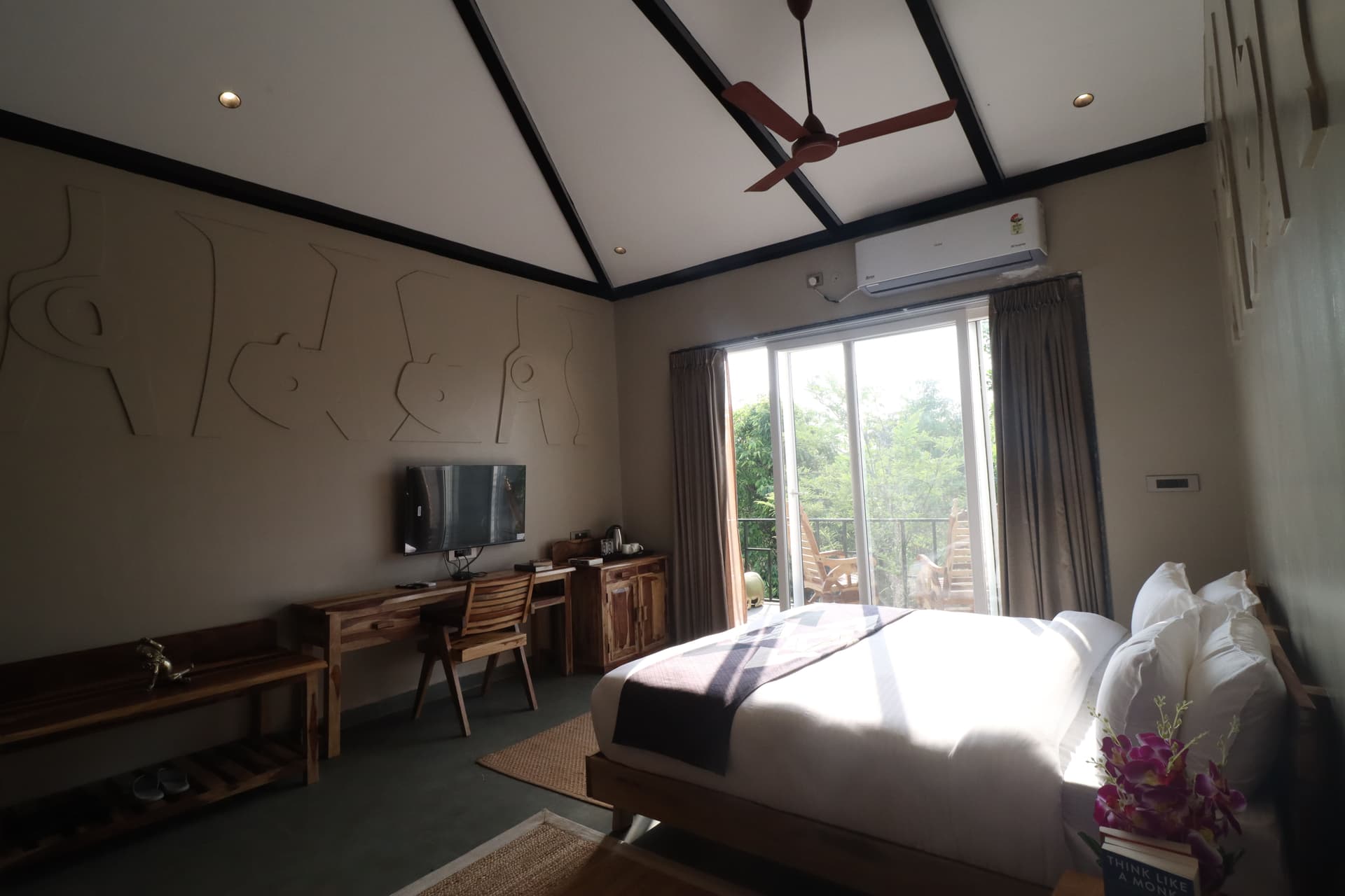 Super Deluxe Room